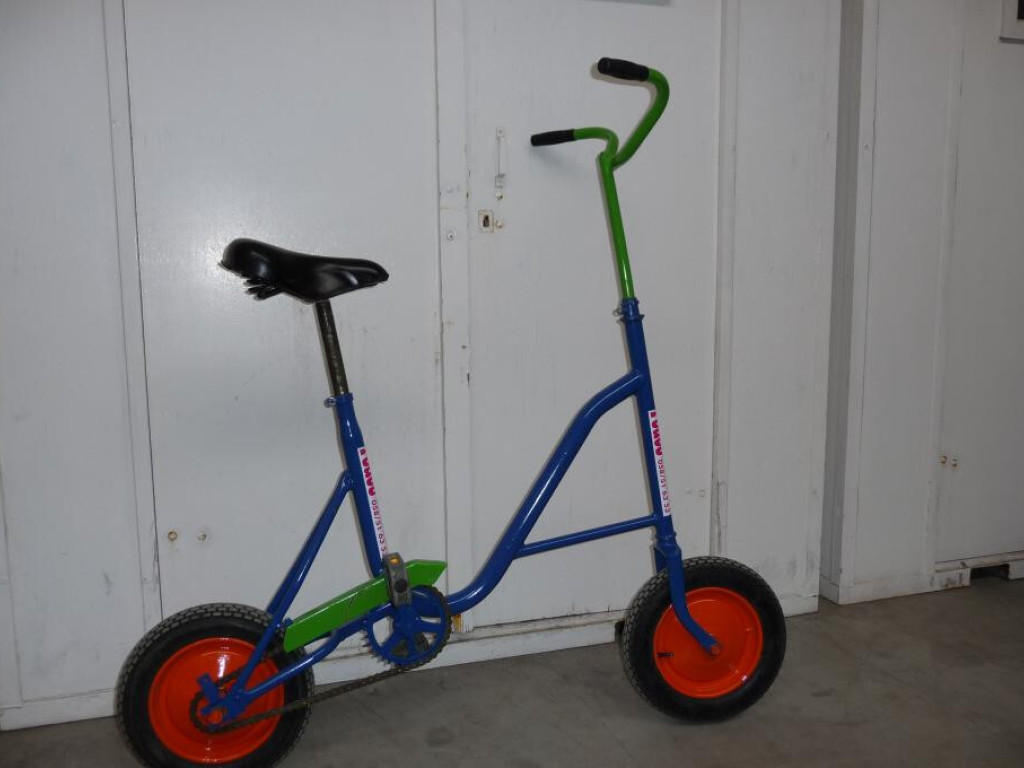 9-achteruitrijfiets.jpg