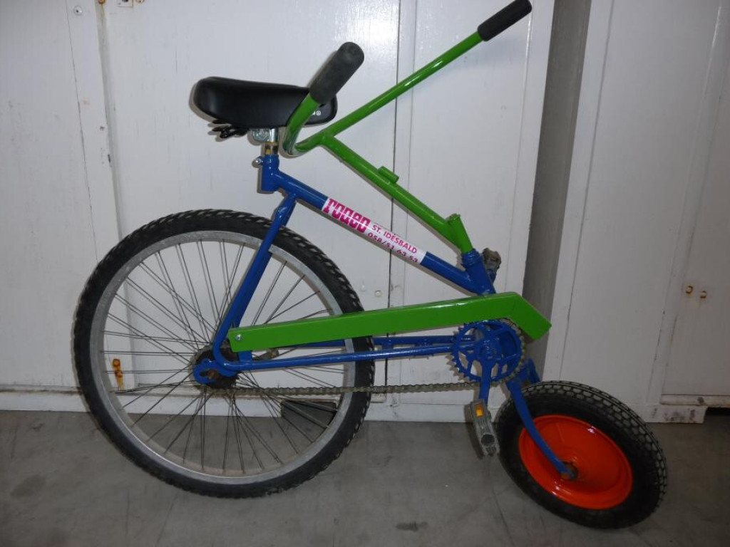 11-underseatbike.jpg